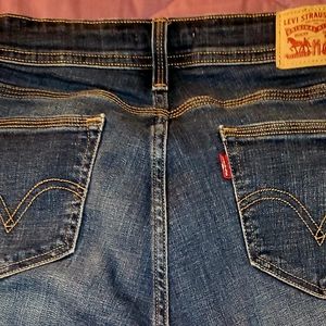 Woman's Levi's 529